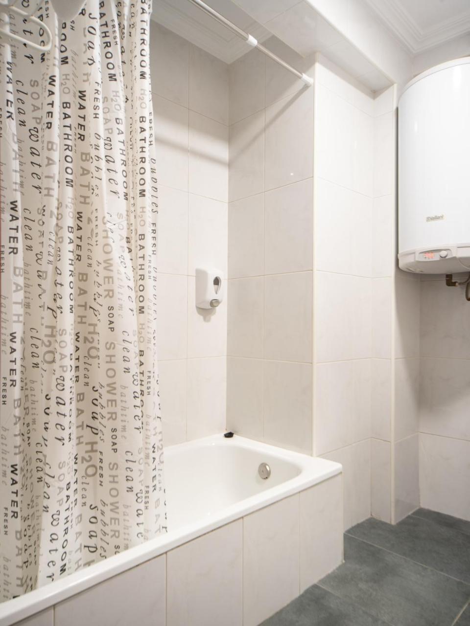 סלאמנקה Hostal Uria מראה חיצוני תמונה