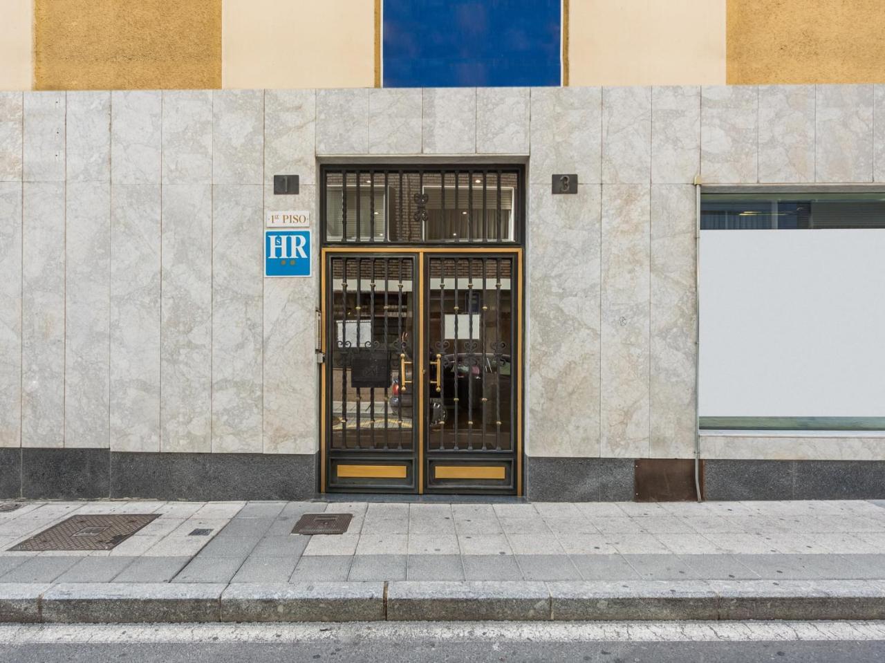 סלאמנקה Hostal Uria מראה חיצוני תמונה