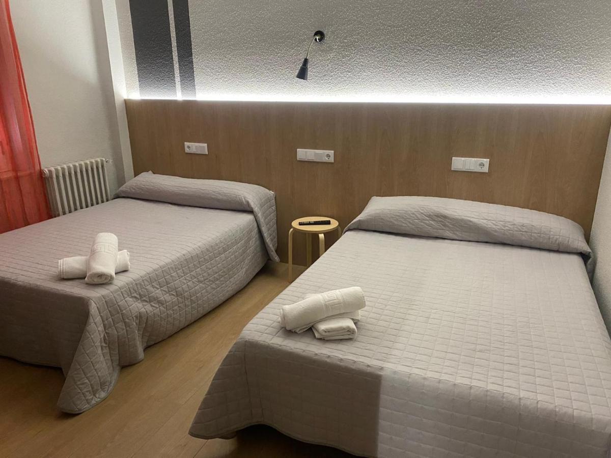 סלאמנקה Hostal Uria מראה חיצוני תמונה