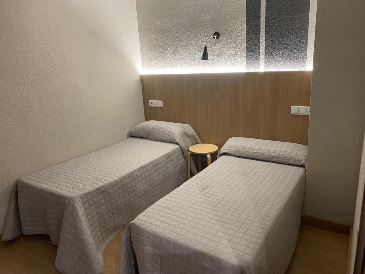 סלאמנקה Hostal Uria מראה חיצוני תמונה