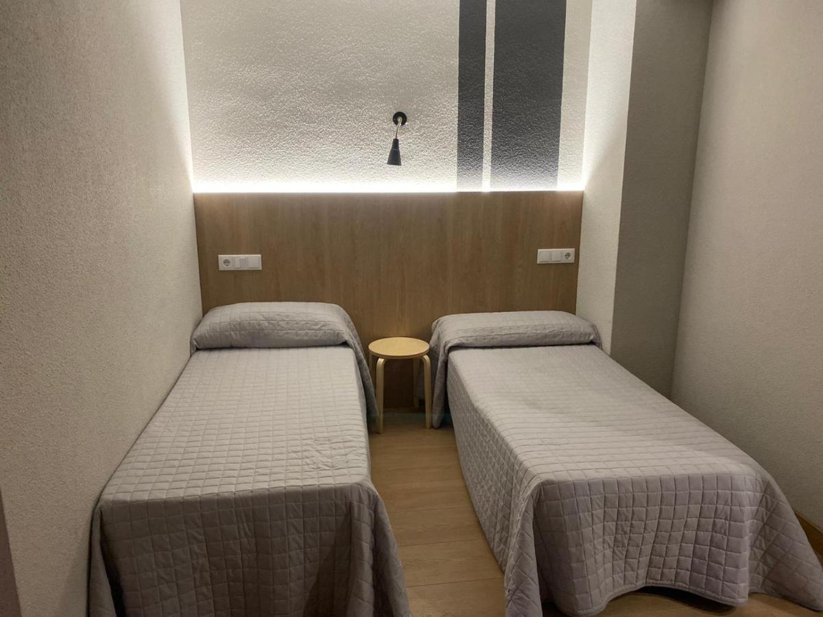 סלאמנקה Hostal Uria מראה חיצוני תמונה